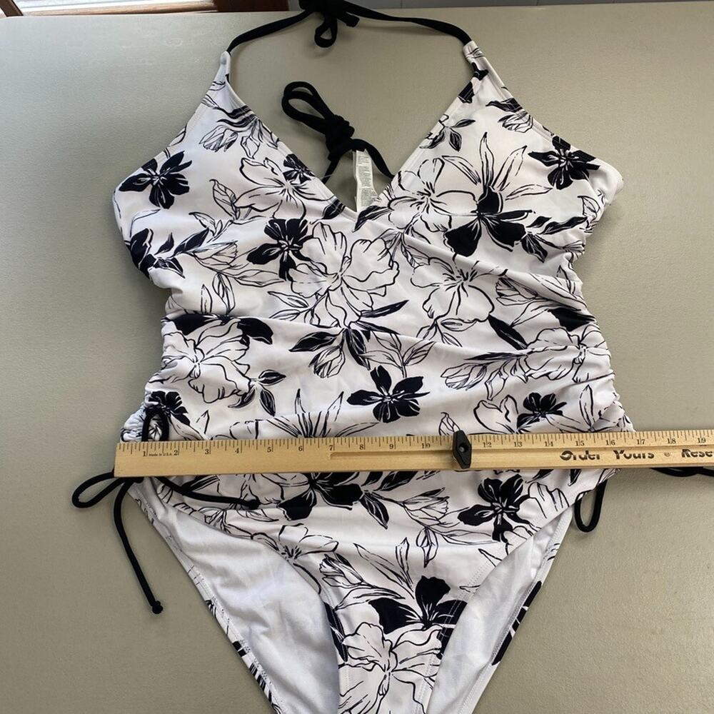 Cupshe One Piece Swimsuit Womens XL Floral Ruched Sides Halter Black White NEW - Picture 12 of 15